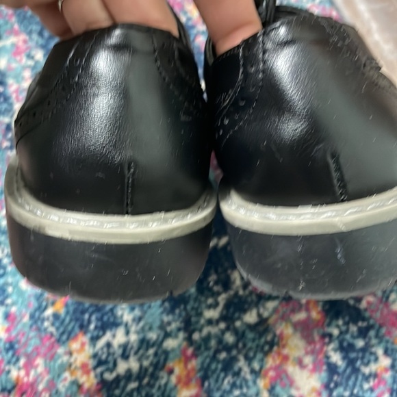 Kenneth Cole black wingtips - Picture 4 of 9